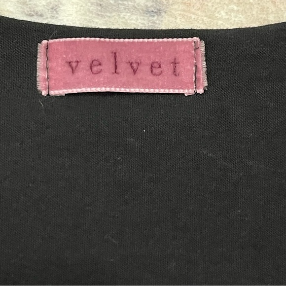 Velvet Black Sleeveless Tank Laser cut Top Size Small - Picture 3 of 9